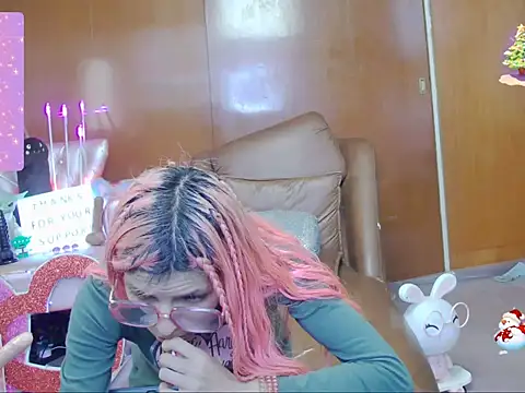 Skinygirl online show from September 2025 09:40:02 PM