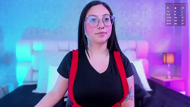 lucy neil online show from January 2025 07:08:01 PM