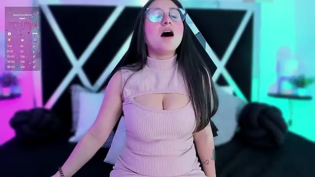 lucy neil online show from February 2025 07:10:02 PM