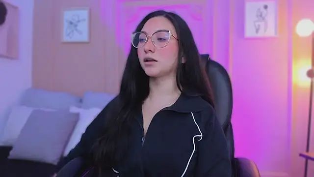 lucy neil online show from February 2026 02:59:02 AM