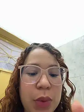 Lucyklein2022 online show from February 2026 05:44:02 PM