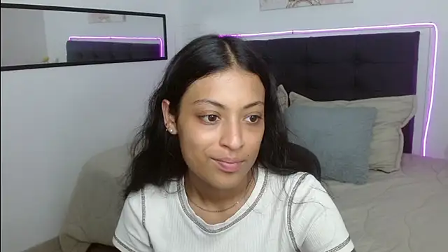 vaness weet online show from April 2026 06:56:02 PM