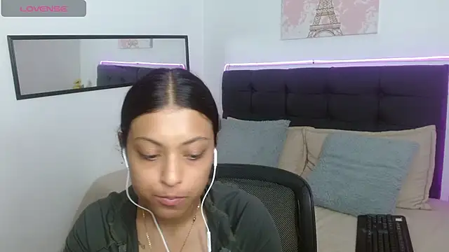 Snapshot of vaness_weet chatting on July 2026 06:58:02 PM vaness weet online show from July 2026 06:58:02 PM