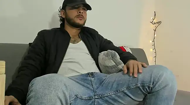 tuyo1995 online show from January 2025 09:40:01 PM