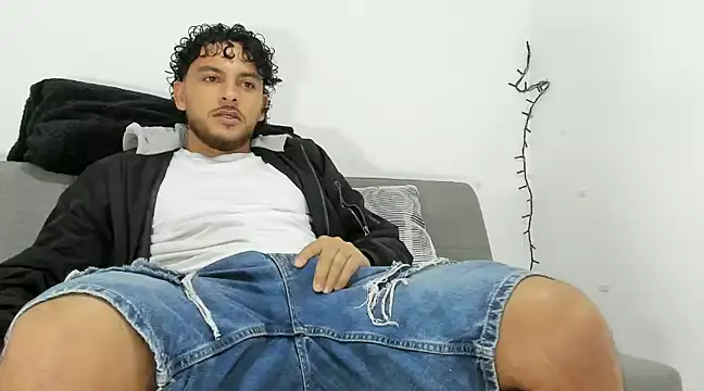 tuyo1995 online show from January 2025 08:54:01 PM