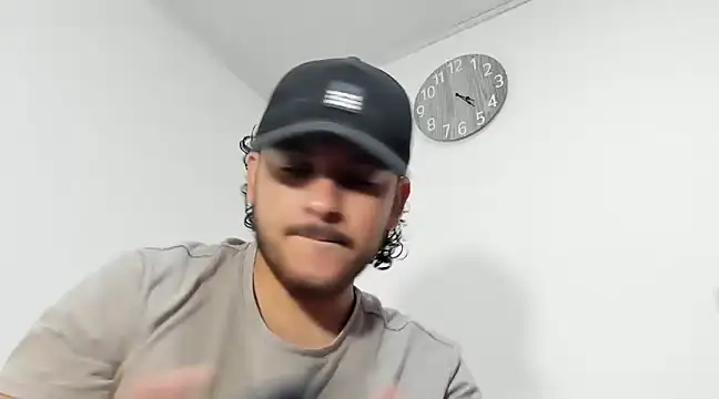 tuyo1995 online show from March 2025 09:23:02 PM