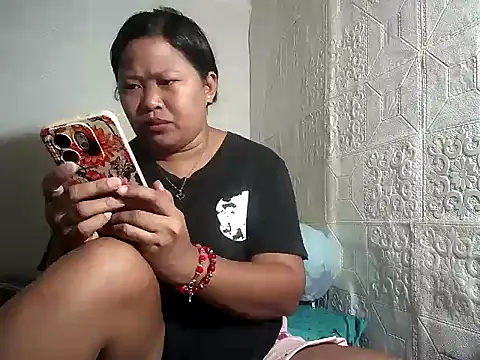 sweethotmom online show from November 2025 12:02:01 AM