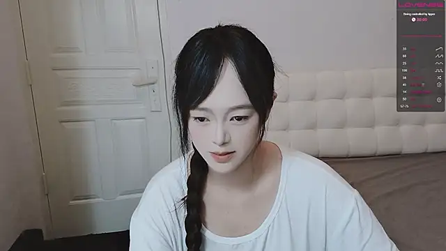 QiuPeiPeimmm online show from November 2025 12:20:02 AM