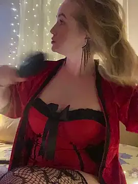 Snapshot of Lady__Maria chatting on December 2024 04:06:01 PM Lady Maria online show from December 2024 04:06:01 PM