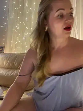 Snapshot of Lady__Maria chatting on December 2024 04:14:01 PM Lady Maria online show from December 2024 04:14:01 PM