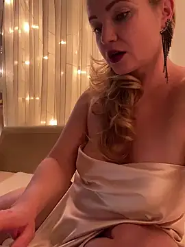 Snapshot of Lady__Maria chatting on February 2025 04:22:01 PM Lady Maria online show from February 2025 04:22:01 PM