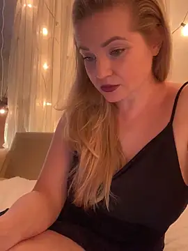 Snapshot of Lady__Maria chatting on February 2025 04:00:02 PM Lady Maria online show from February 2025 04:00:02 PM