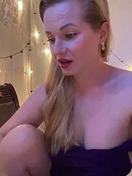 Lady  Maria online show from October 2025 04:35:02 PM