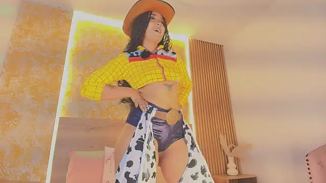 Emma Torres   online show from September 2025 11:23:02 AM