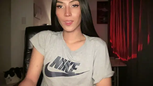 Snapshot of Bella_Gordon chatting on October 2025 02:58:02 PM Bella Gordon online show from October 2025 02:58:02 PM