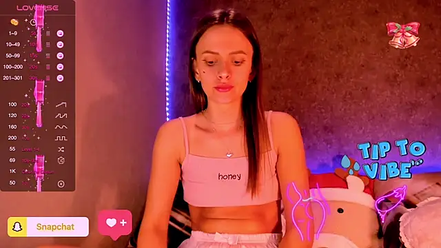 Snapshot of madina_taher chatting on December 2024 10:48:02 PM madina taher online show from December 2024 10:48:02 PM