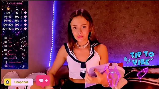 Snapshot of madina_taher chatting on January 2025 10:27:01 PM madina taher online show from January 2025 10:27:01 PM