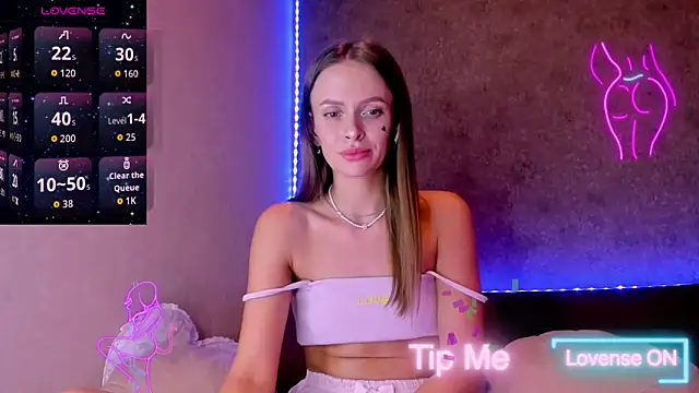 Snapshot of madina_taher chatting on September 2025 09:03:02 PM madina taher online show from September 2025 09:03:02 PM