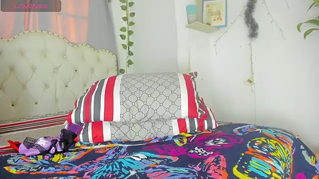 khalyn jenner online show from September 2025 10:21:02 PM