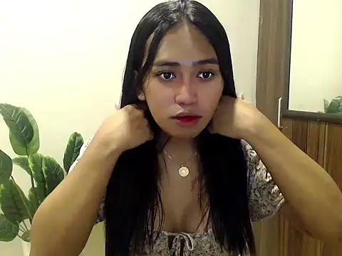 Snapshot of pinay_sofia chatting on May 2026 12:00:02 PM pinay sofia online show from May 2026 12:00:02 PM