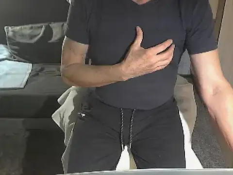 kiam471 online show from January 2025 07:44:02 PM