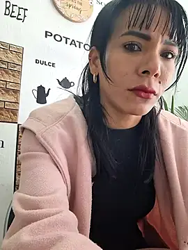 Snapshot of Doll_Loren chatting on February 2025 04:22:02 PM Doll Loren online show from February 2025 04:22:02 PM