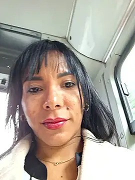 Snapshot of Doll_Loren chatting on February 2025 07:02:01 PM Doll Loren online show from February 2025 07:02:01 PM
