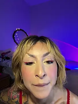 Cinamoonn online show from November 2025 10:40:01 PM