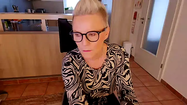 German Milf online show from December 2024 01:45:02 PM