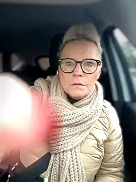 German Milf online show from December 2025 12:03:02 PM