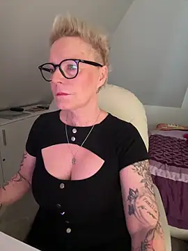 German Milf online show from January 2026 10:19:01 AM