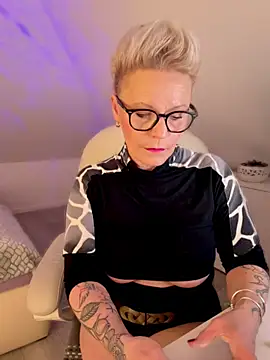 German Milf online show from February 2026 01:50:02 PM