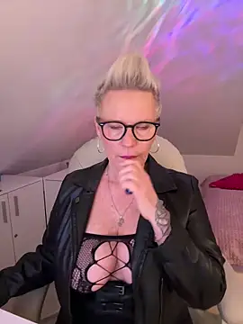 German Milf online show from April 2026 12:32:01 PM