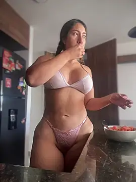 daniela henao online show from December 2025 08:06:02 PM