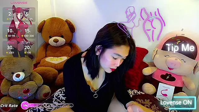 TR4NSCUTI3 online show from March 2026 07:41:02 PM