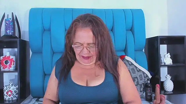 Snapshot of Keira_Lennox chatting on December 2024 10:12:02 PM Keira Lennox online show from December 2024 10:12:02 PM