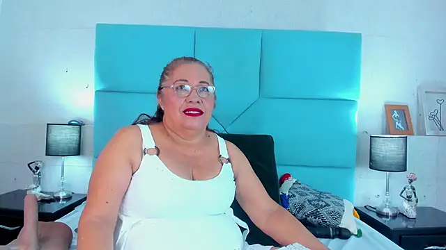 Snapshot of Keira_Lennox chatting on January 2025 01:22:01 PM Keira Lennox online show from January 2025 01:22:01 PM