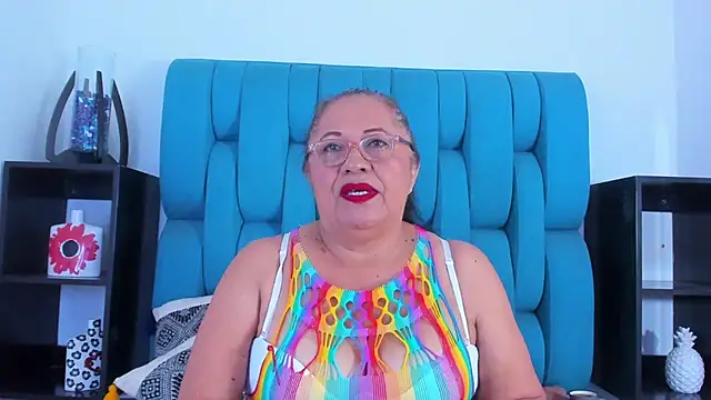 Snapshot of Keira_Lennox chatting on February 2025 12:44:02 PM Keira Lennox online show from February 2025 12:44:02 PM