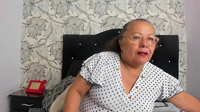 Keira Lennox online show from December 2025 11:47:01 AM