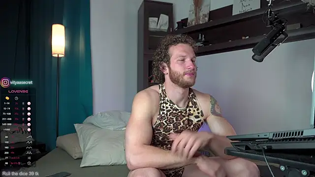 Snapshot of VIktorSecret chatting on October 2025 05:36:02 AM VIktorSecret online show from October 2025 05:36:02 AM