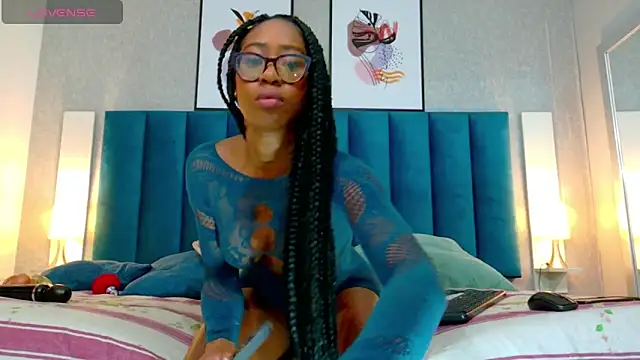 Snapshot of MiaMidnnightt chatting on March 2025 12:22:01 PM MiaMidnnightt online show from March 2025 12:22:01 PM