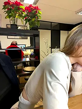 Snapshot of EmaSalis chatting on December 2024 11:56:02 AM EmaSalis online show from December 2024 11:56:02 AM