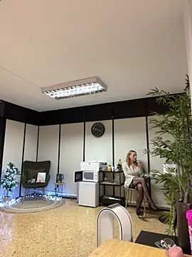 Snapshot of EmaSalis chatting on December 2024 02:49:02 PM EmaSalis online show from December 2024 02:49:02 PM