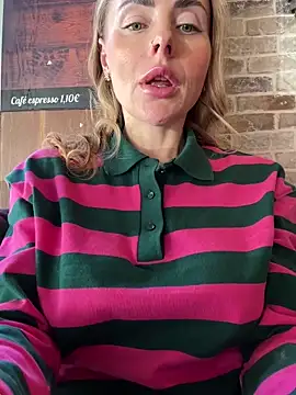 Snapshot of EmaSalis chatting on January 2025 01:21:01 PM EmaSalis online show from January 2025 01:21:01 PM