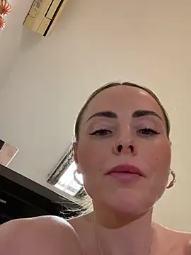 Snapshot of EmaSalis chatting on February 2025 11:44:02 AM EmaSalis online show from February 2025 11:44:02 AM