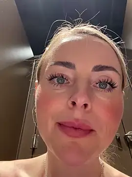 Snapshot of EmaSalis chatting on March 2025 12:37:02 PM EmaSalis online show from March 2025 12:37:02 PM