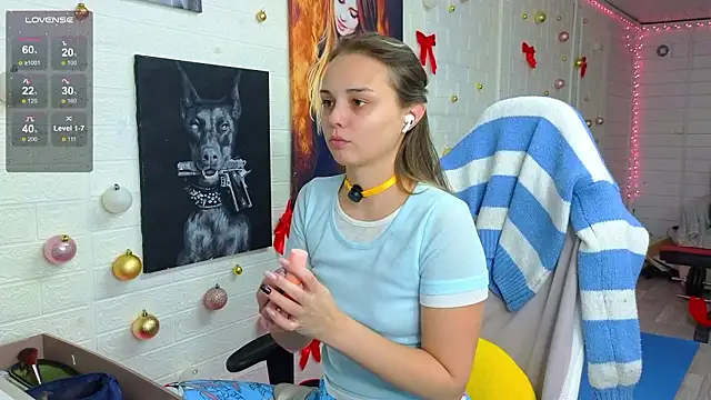 Misss Vikk online show from February 2026 01:25:01 PM