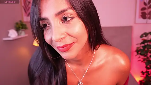 caterine zapata online show from February 2025 10:42:01 PM