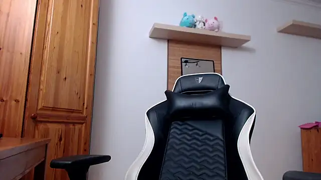 Snapshot of Lisakisss chatting on September 2025 06:37:02 AM Lisakisss online show from September 2025 06:37:02 AM