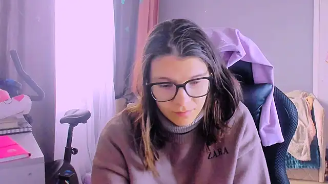 Snapshot of MollyLollipop chatting on May 2026 07:15:02 AM MollyLollipop online show from May 2026 07:15:02 AM